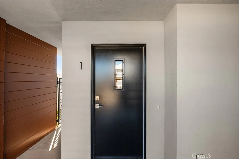 215 Oceanside Blvd #1 Oceanside, CA 92054