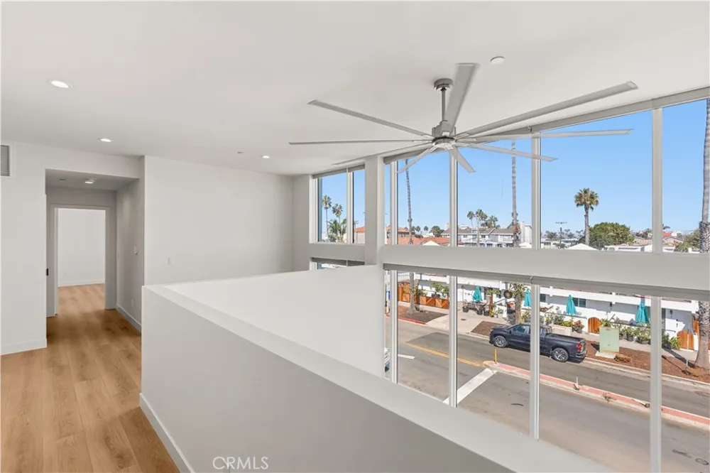 215 Oceanside Blvd #1 Oceanside, CA 92054