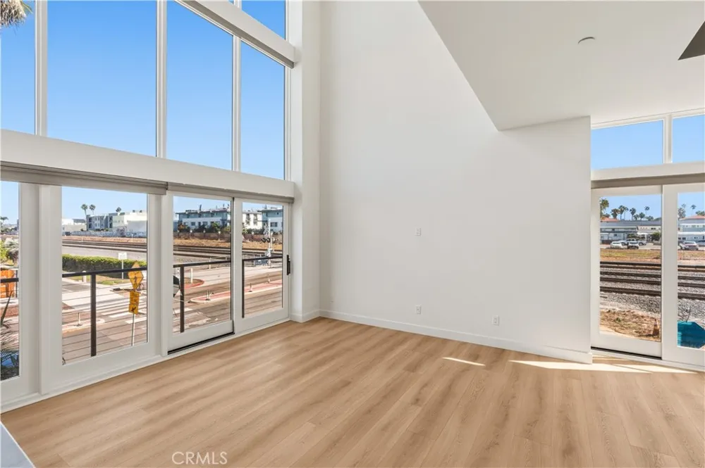 215 Oceanside Blvd #1 Oceanside, CA 92054