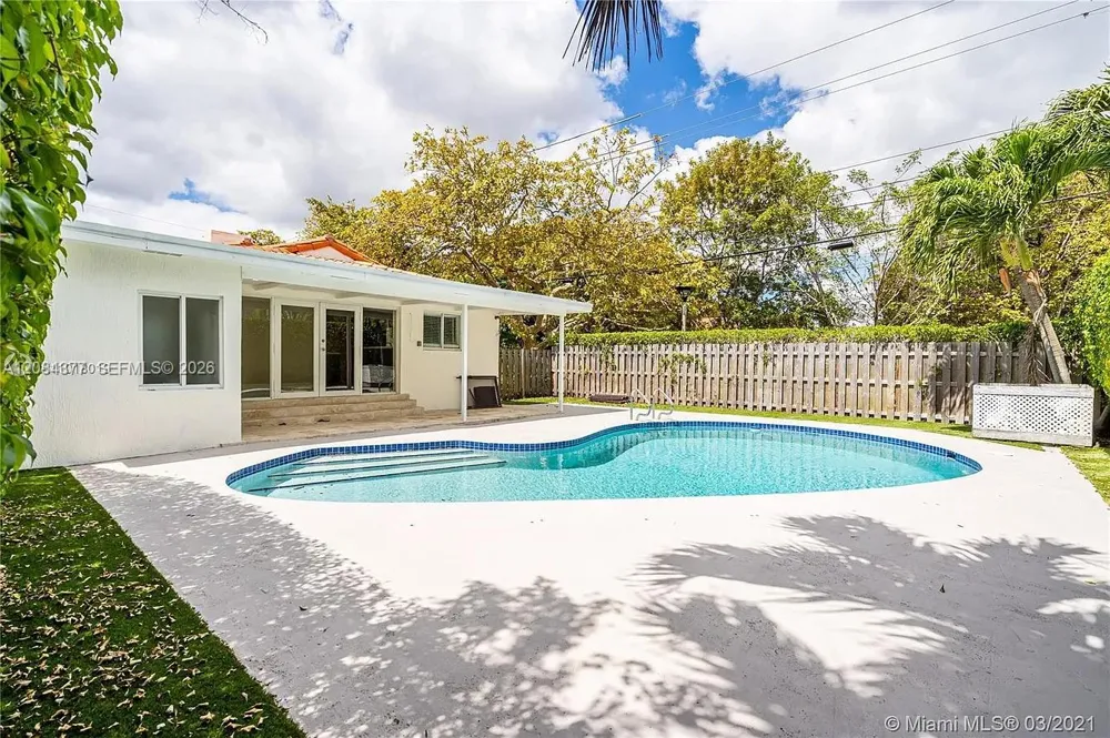 375 SW 20th Rd #1 Miami, FL 33129
