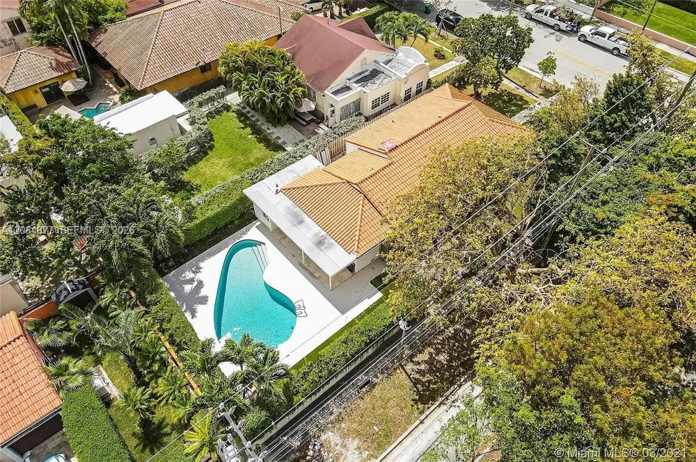375 SW 20th Rd #1 Miami, FL 33129