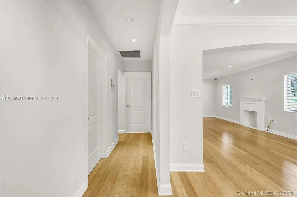 375 SW 20th Rd #1 Miami, FL 33129
