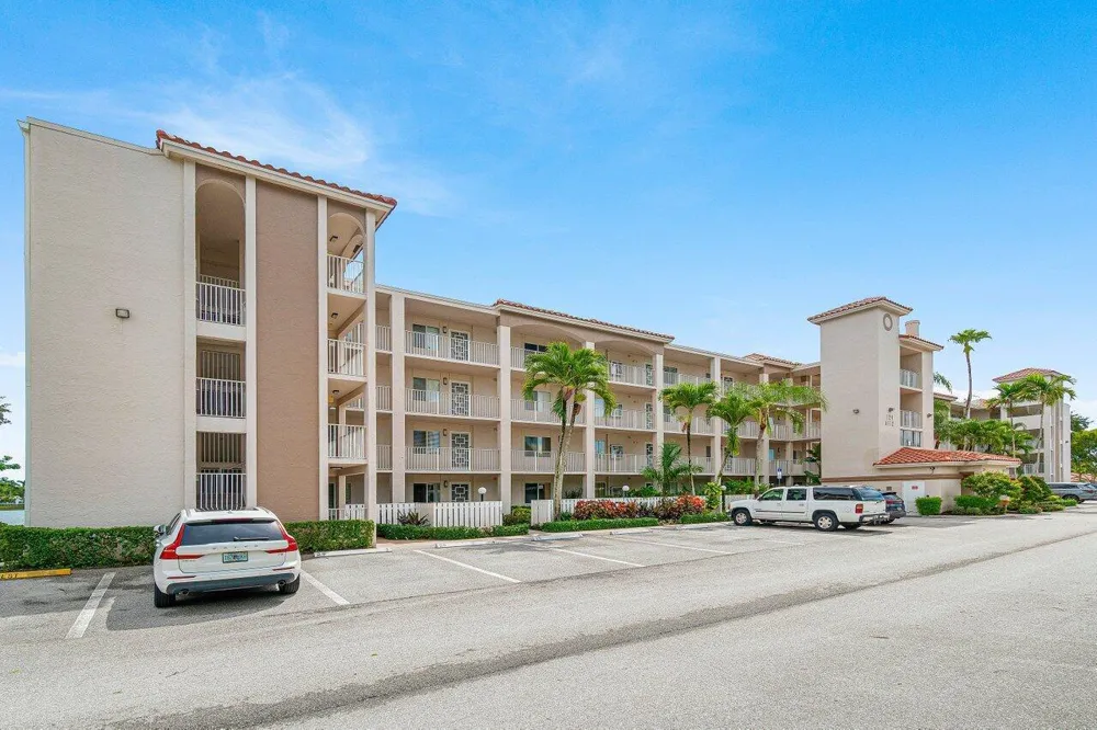 6112 Huntwick Terrace #102 Delray Beach, FL 33484