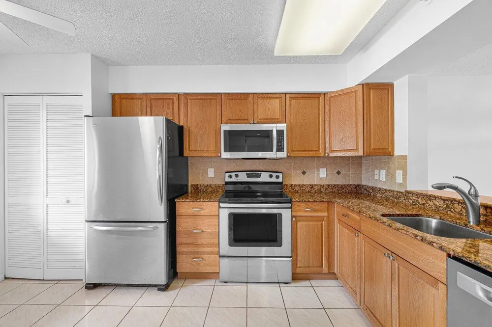 6112 Huntwick Terrace #102 Delray Beach, FL 33484