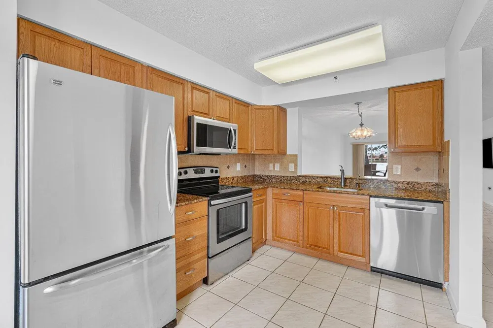 6112 Huntwick Terrace #102 Delray Beach, FL 33484