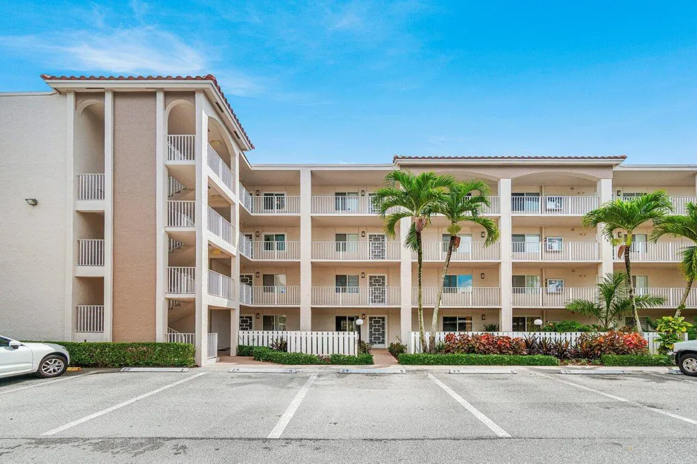 6112 Huntwick Terrace #102 Delray Beach, FL 33484