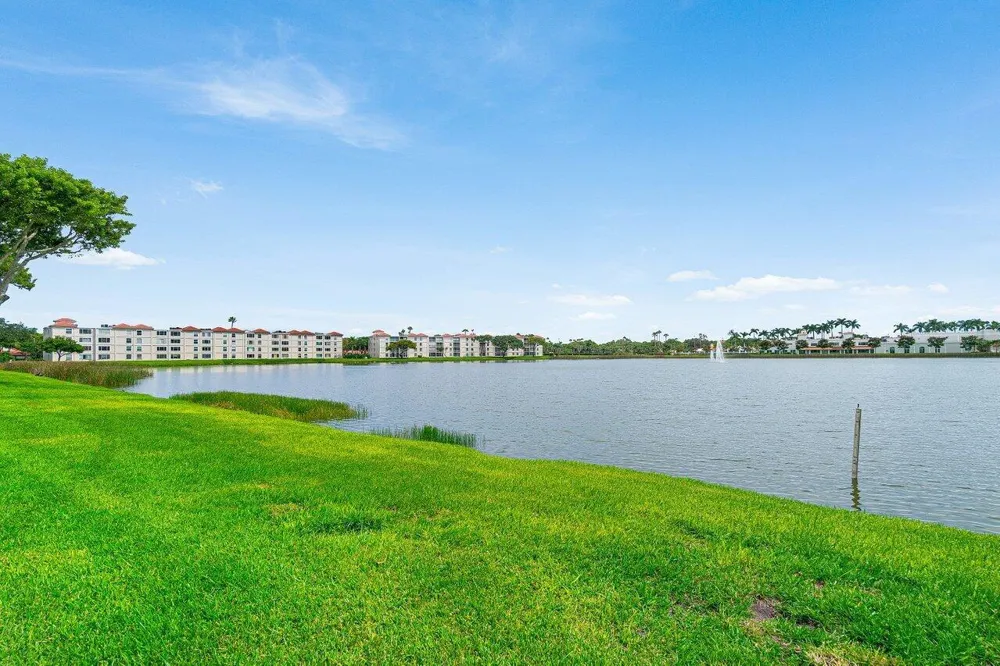 6112 Huntwick Terrace #102 Delray Beach, FL 33484