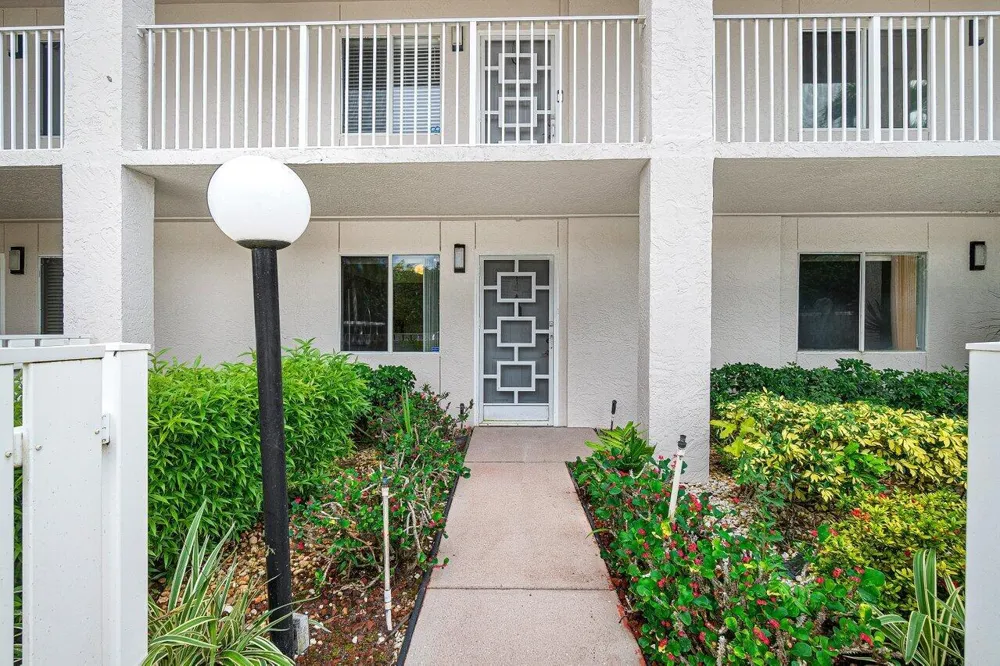6112 Huntwick Terrace #102 Delray Beach, FL 33484