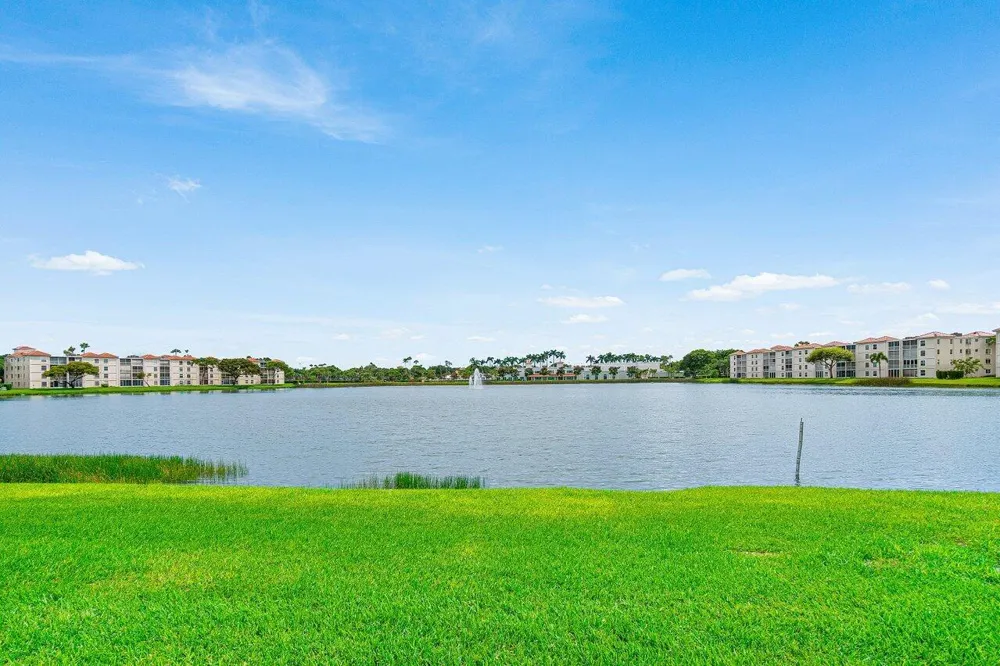 6112 Huntwick Terrace #102 Delray Beach, FL 33484