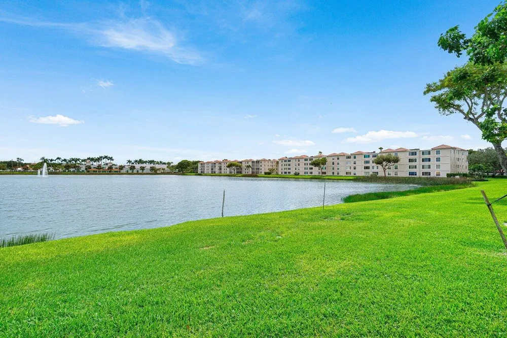 6112 Huntwick Terrace #102 Delray Beach, FL 33484