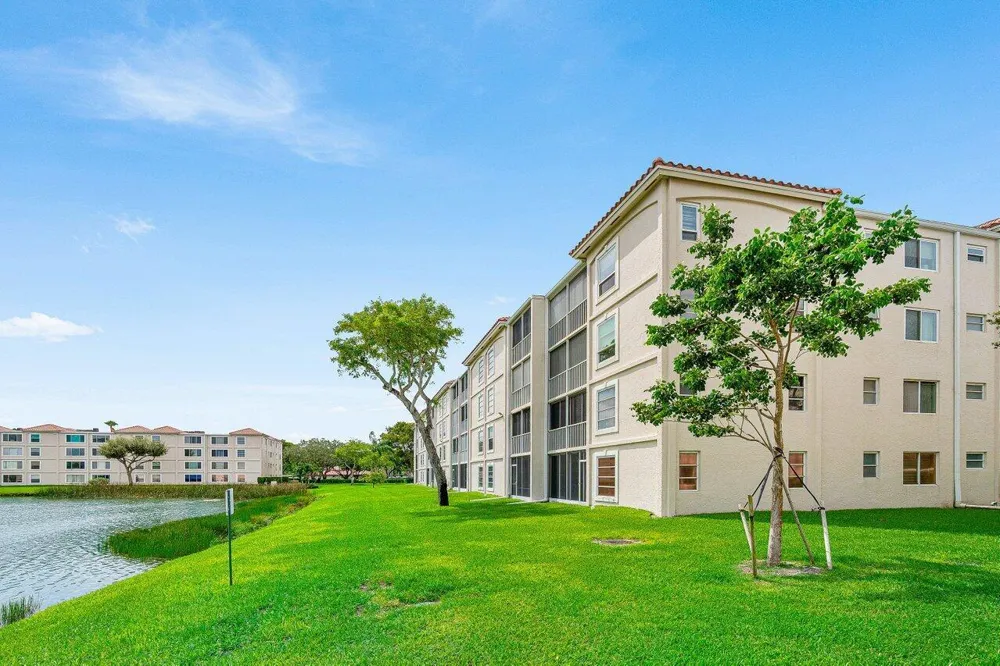 6112 Huntwick Terrace #102 Delray Beach, FL 33484