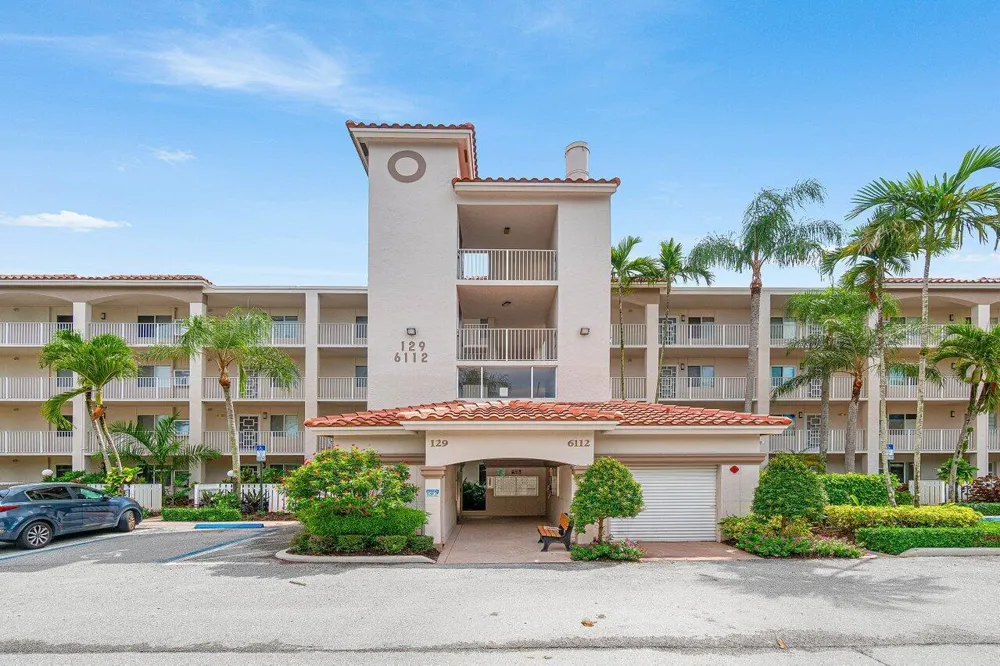 6112 Huntwick Terrace #102 Delray Beach, FL 33484