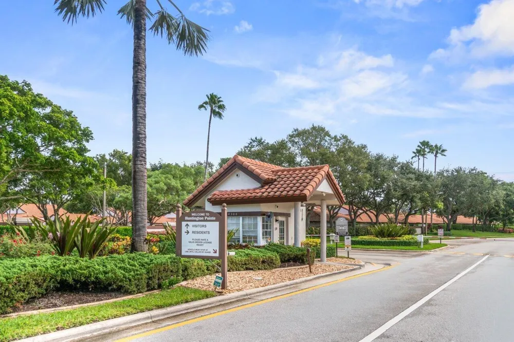 6112 Huntwick Terrace #102 Delray Beach, FL 33484