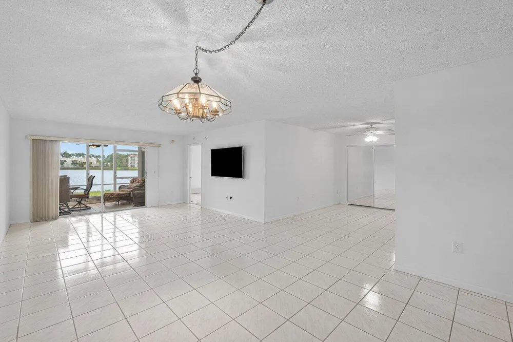 6112 Huntwick Terrace #102 Delray Beach, FL 33484