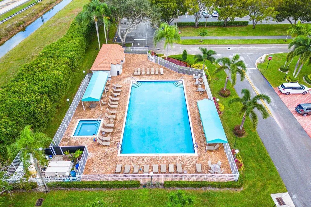 6112 Huntwick Terrace #102 Delray Beach, FL 33484