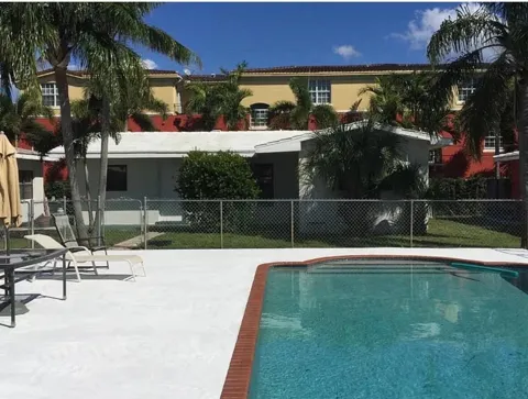 1836 Coral Ridge Drive #5
