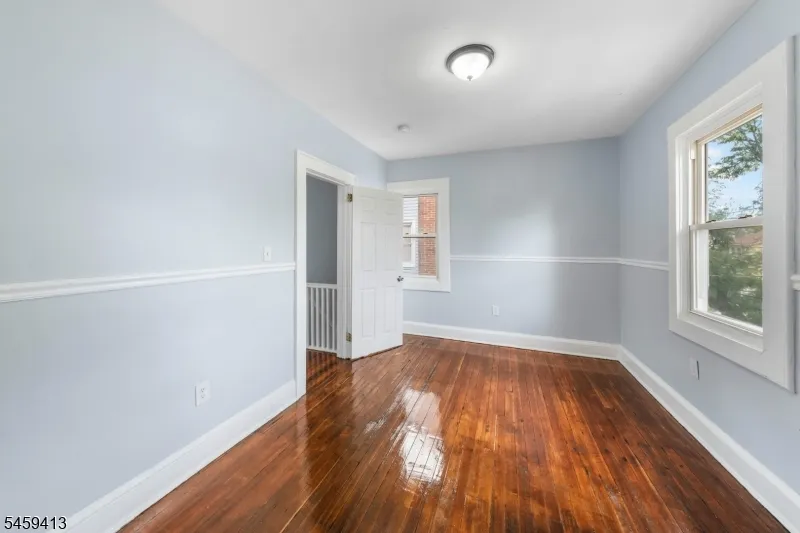 125 Pine Grove Ter Newark City, NJ 07106