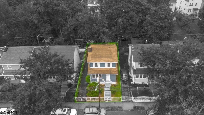 125 Pine Grove Ter Newark City, NJ 07106