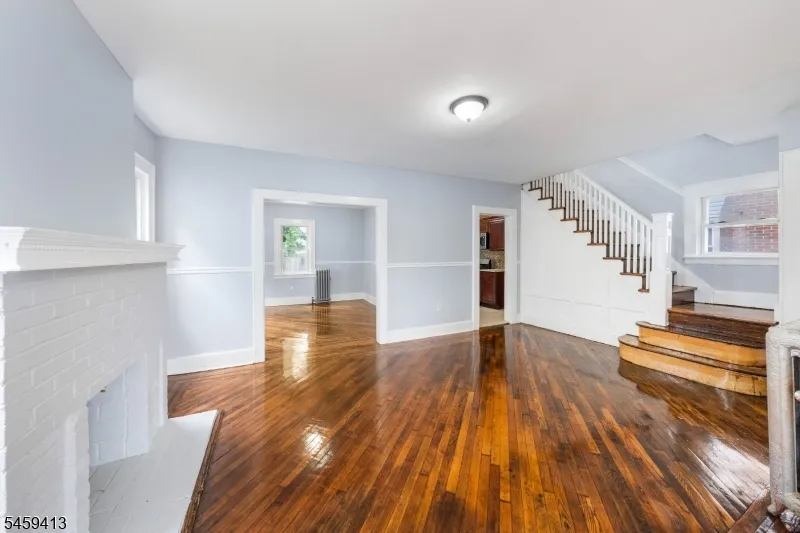 125 Pine Grove Ter Newark City, NJ 07106