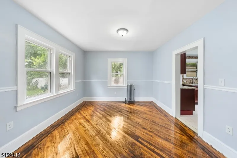 125 Pine Grove Ter Newark City, NJ 07106