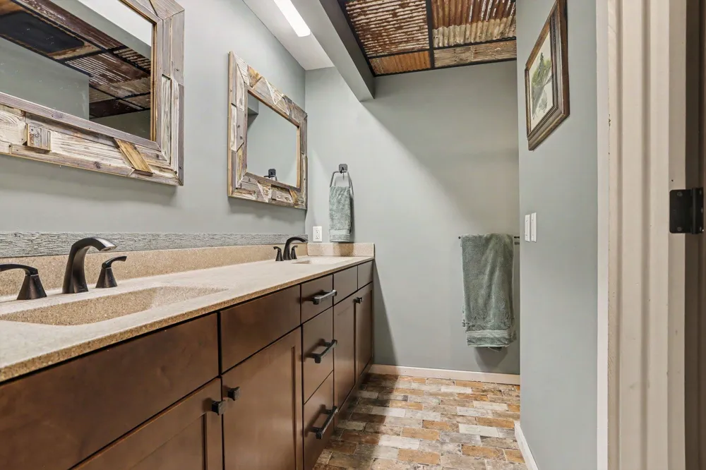 8701 W F AVENUE Kalamazoo, MI 49009