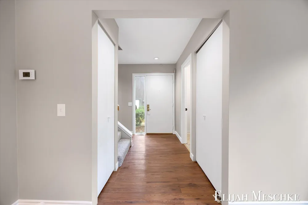 160 Carberry Hill Court Kalamazoo, MI 49006