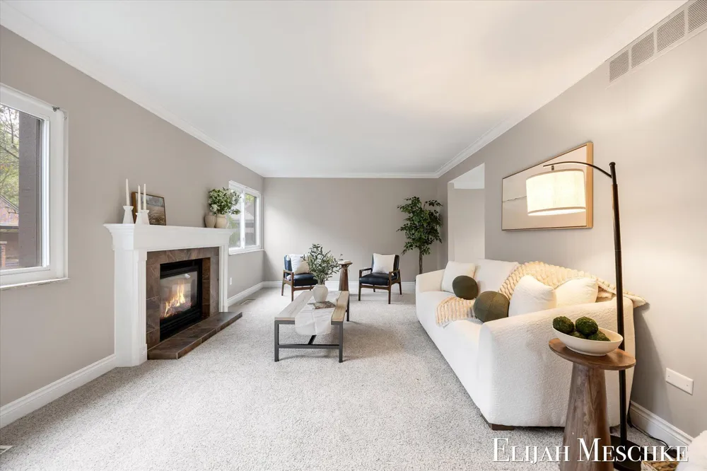 160 Carberry Hill Court Kalamazoo, MI 49006
