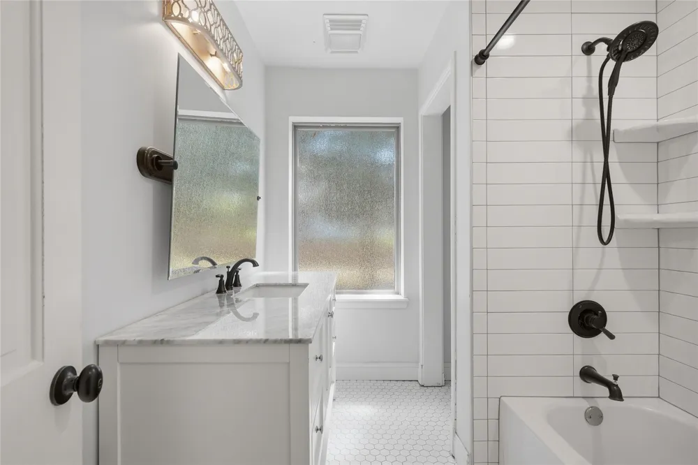 2834 E 21st Place Tulsa, OK 74114