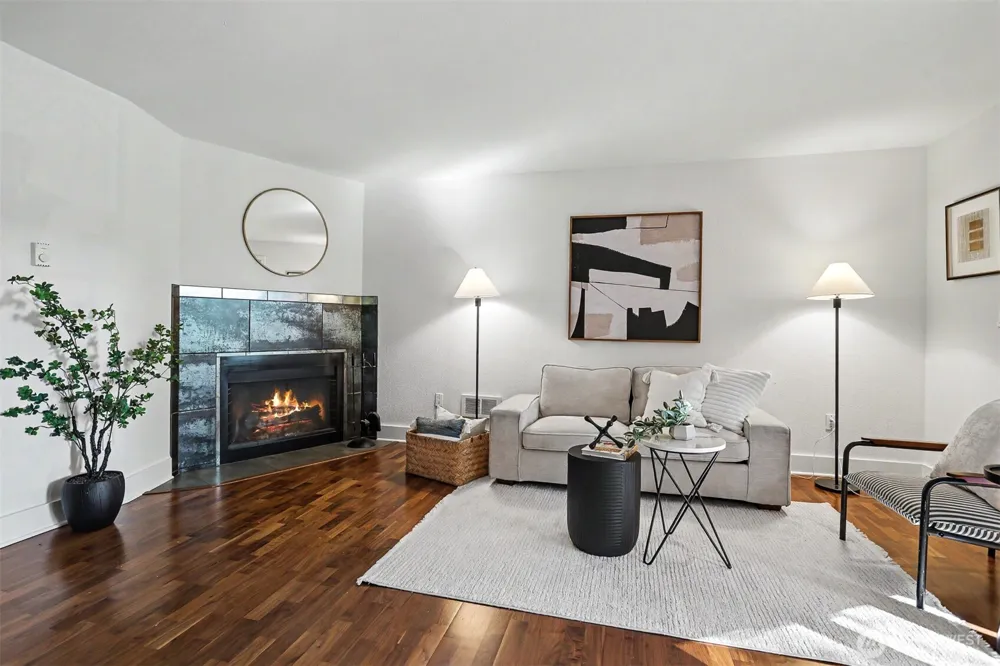 11052 NE 33rd Place #A4 Bellevue, WA 98004