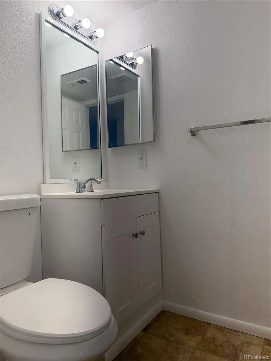 6475 S Dayton Street #102 Englewood, CO 80111