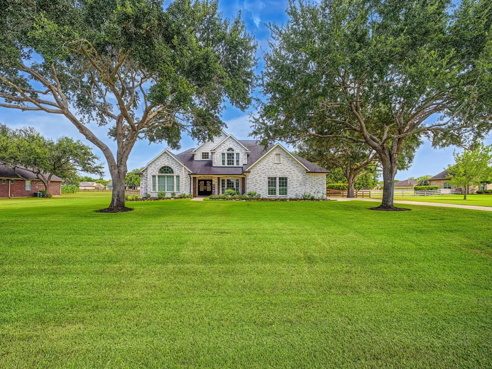 4002 Wentworth Drive Fulshear, TX 77441