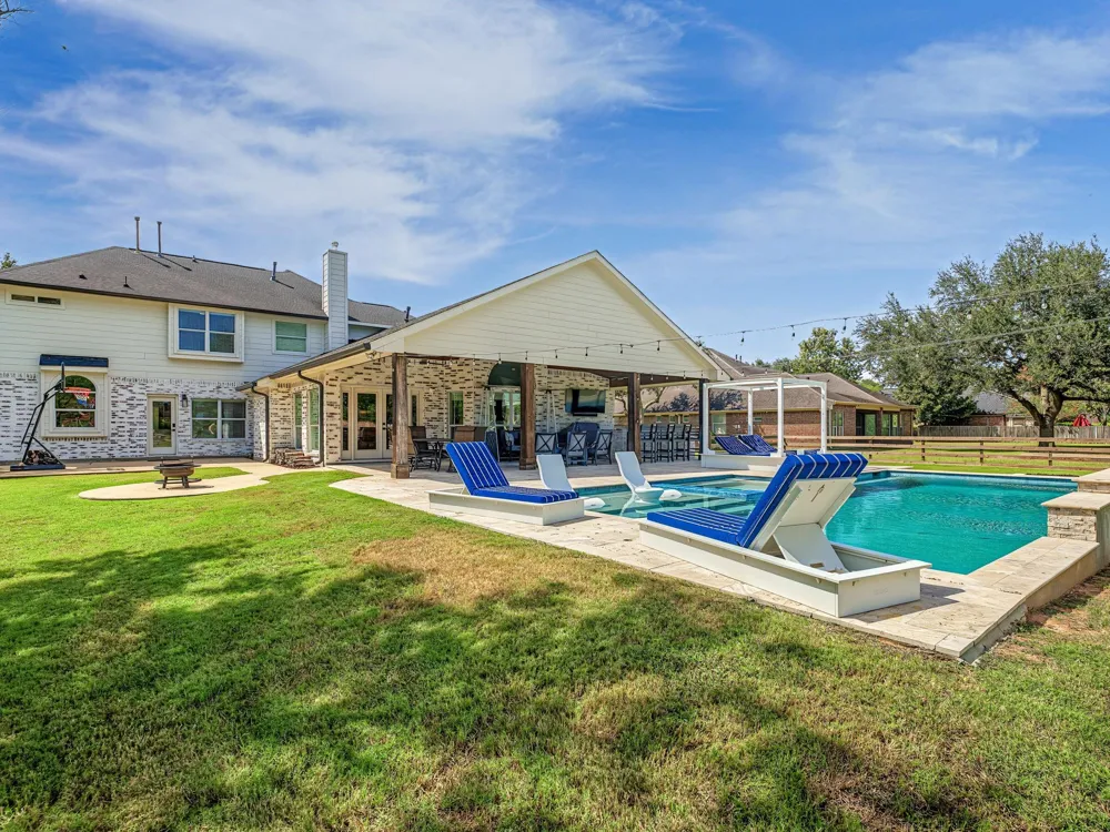 4002 Wentworth Drive Fulshear, TX 77441