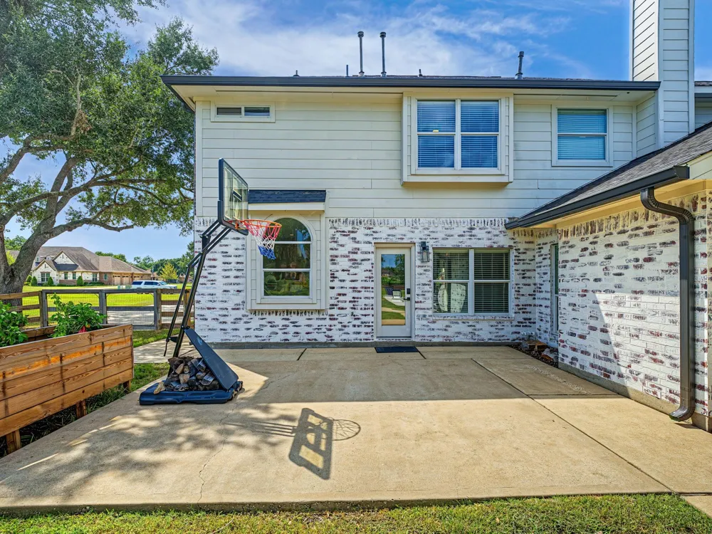4002 Wentworth Drive Fulshear, TX 77441