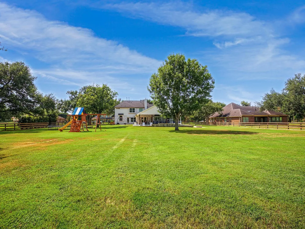 4002 Wentworth Drive Fulshear, TX 77441