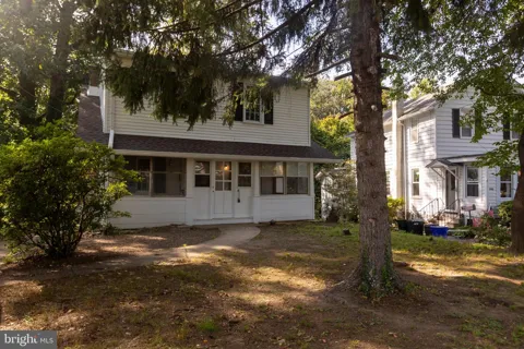 1504 DELMONT AVENUE