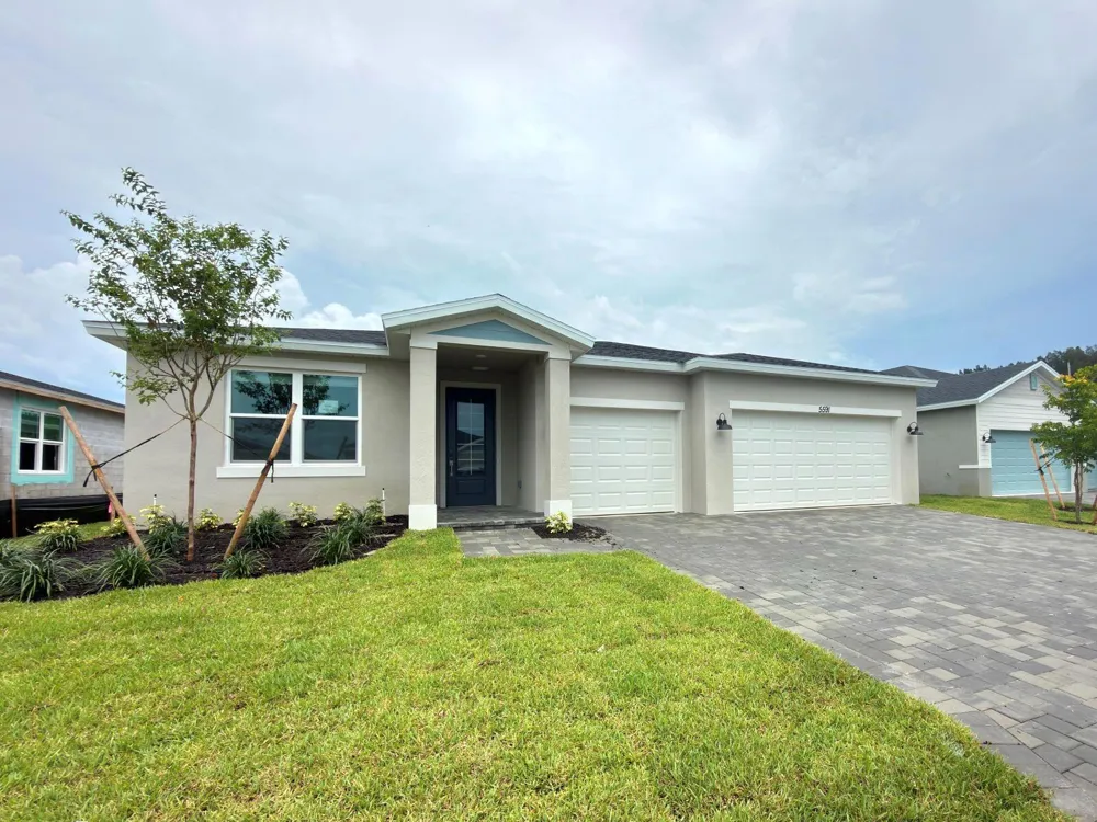5591 Hampton Park Circle Vero Beach, FL 32966