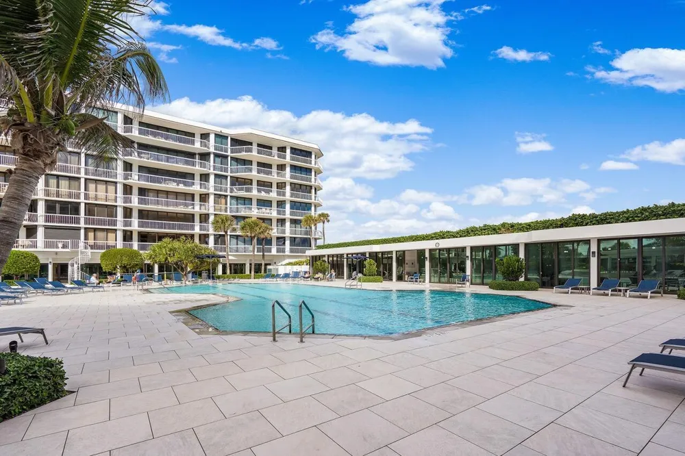 2100 S Ocean Boulevard #402 Palm Beach, FL 33480