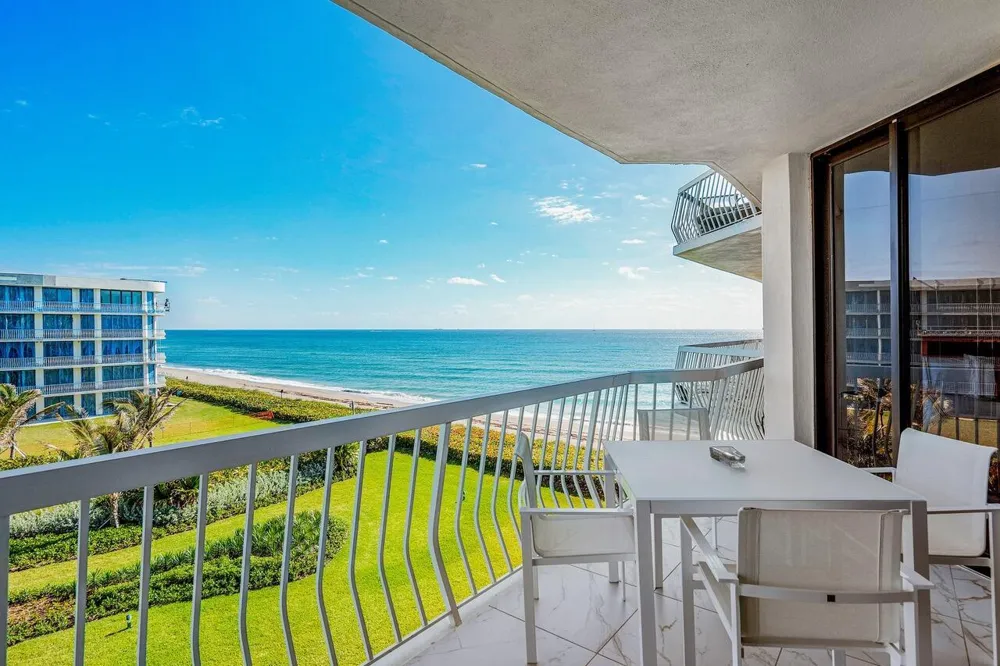 2100 S Ocean Boulevard #402 Palm Beach, FL 33480