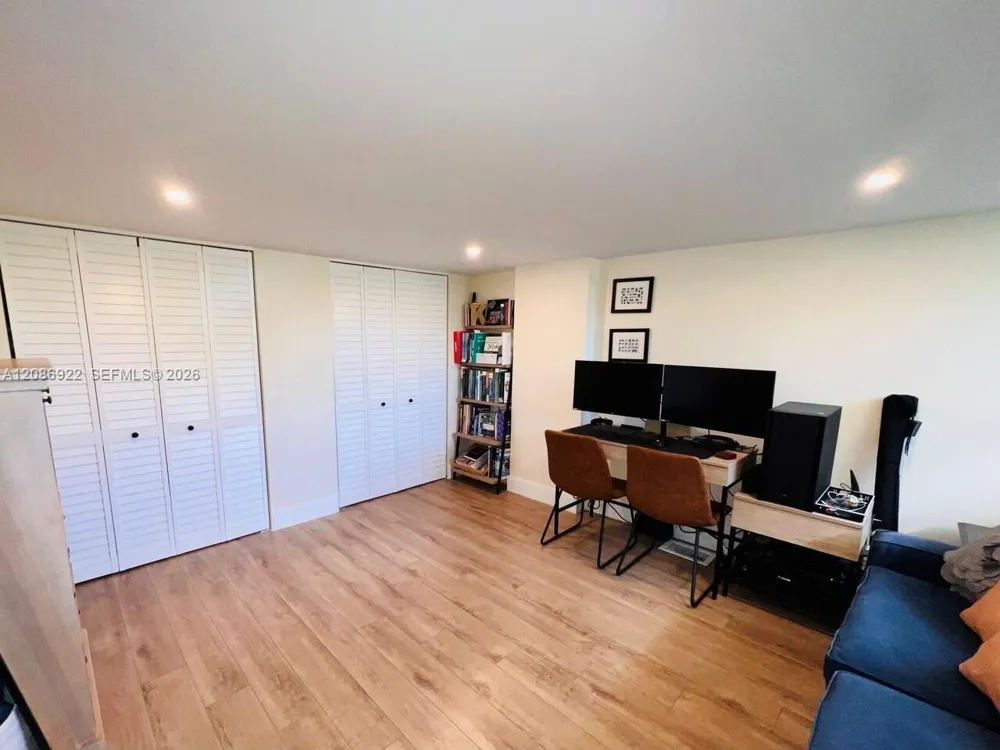 7840 SW 86th St #22 Miami, FL 33143