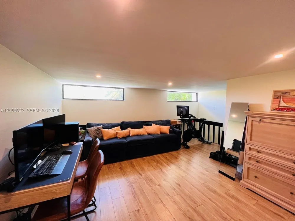 7840 SW 86th St #22 Miami, FL 33143