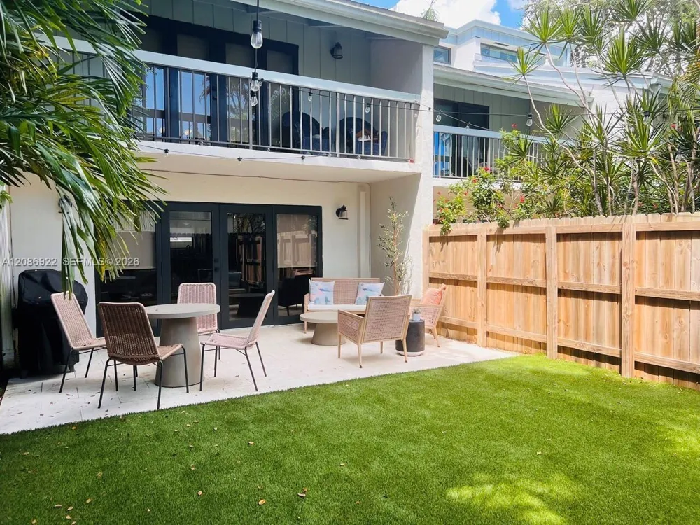7840 SW 86th St #22 Miami, FL 33143