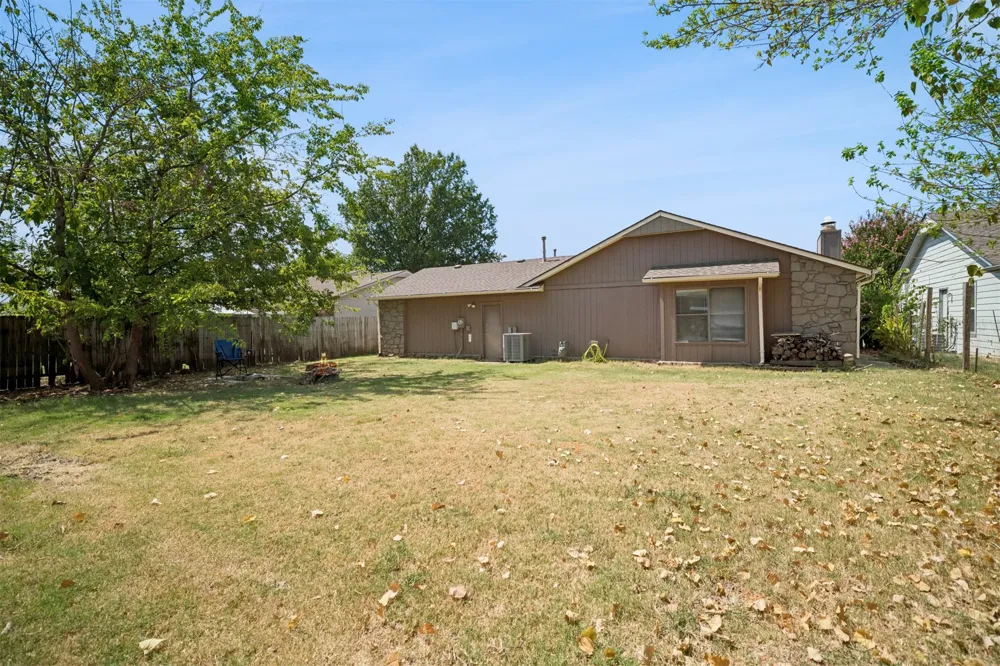 1917 Desert Palm Avenue Broken Arrow, OK 74012