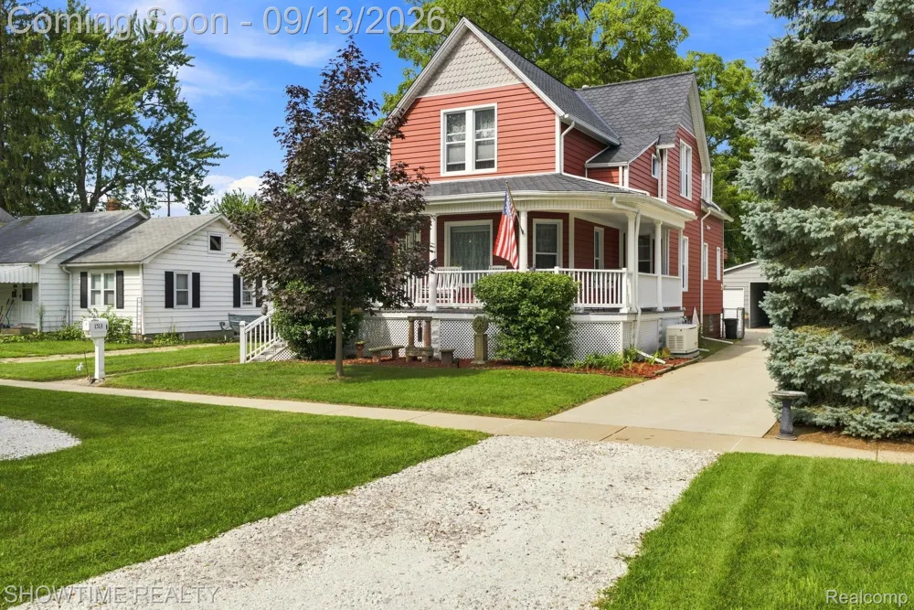 1513 Saint Clair Boulevard Algonac City, MI 48001