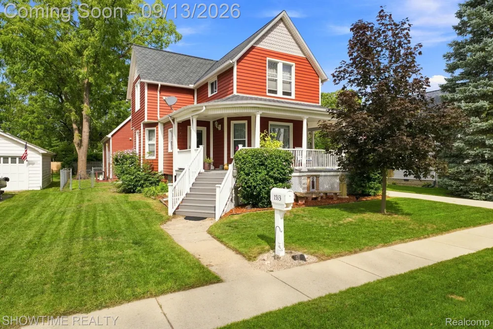 1513 Saint Clair Boulevard Algonac City, MI 48001