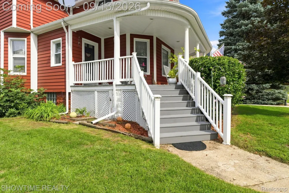 1513 Saint Clair Boulevard Algonac City, MI 48001