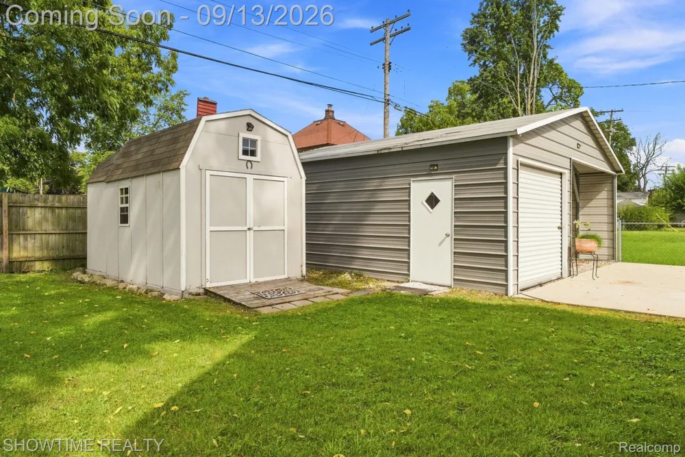 1513 Saint Clair Boulevard Algonac City, MI 48001