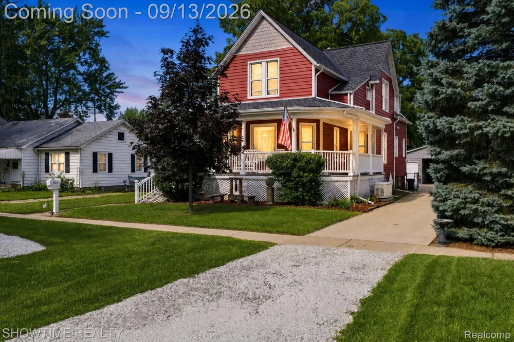 1513 Saint Clair Boulevard Algonac City, MI 48001