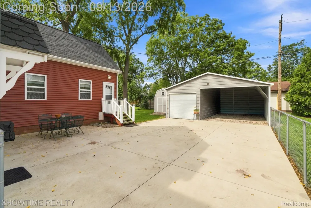 1513 Saint Clair Boulevard Algonac City, MI 48001