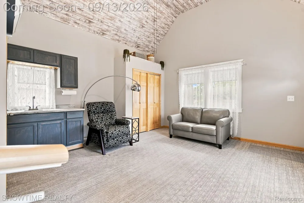 1513 Saint Clair Boulevard Algonac City, MI 48001