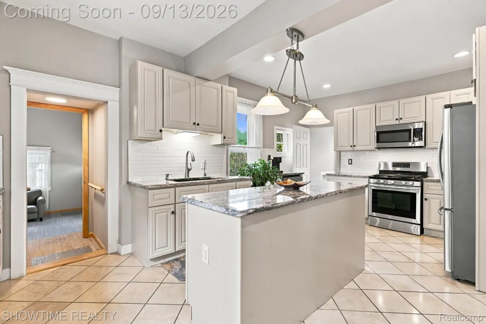 1513 Saint Clair Boulevard Algonac City, MI 48001